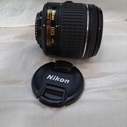 Nikon Zoom Lenses Af-Dx Nikkor 18-55Mm F/3.5-5.6G Vr