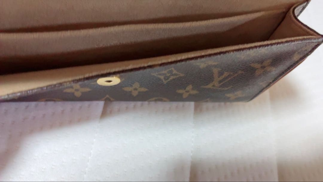 Louis Vuitton Shoulder Bag