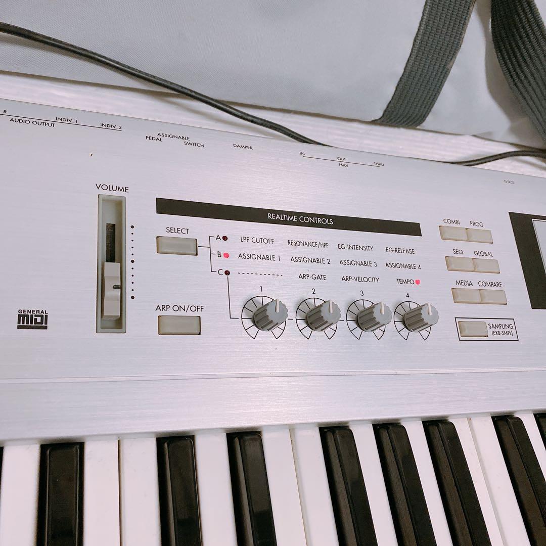 Korg Analog Synthesizers Triton Le76