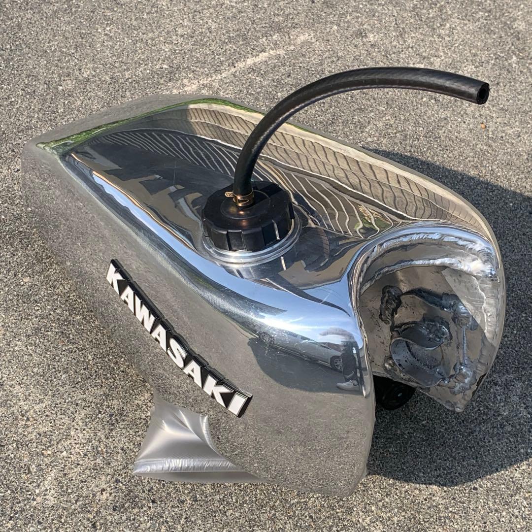 Kawasaki Tanks W800 "Atacama"