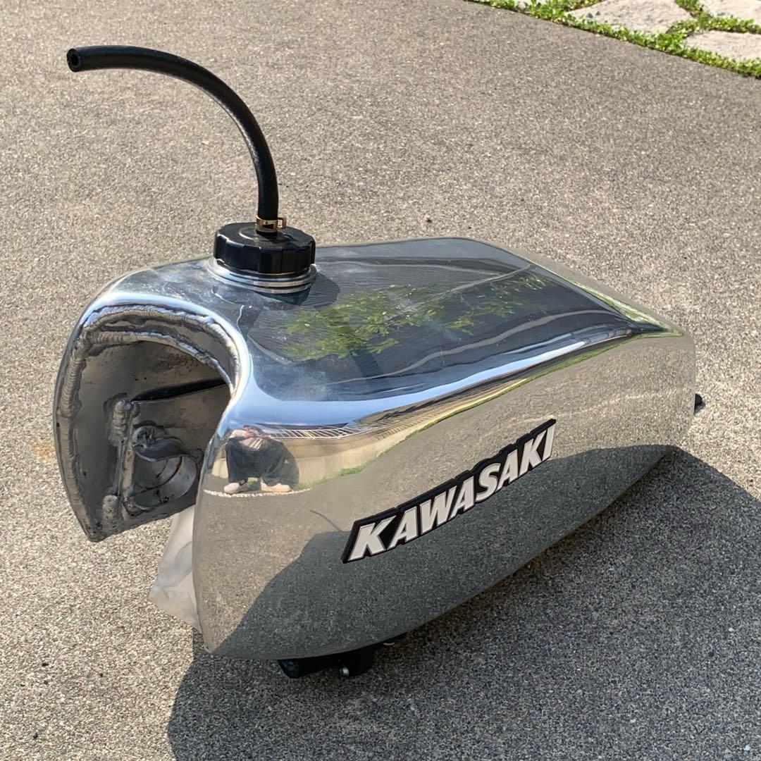 Kawasaki Tanks W800 "Atacama"