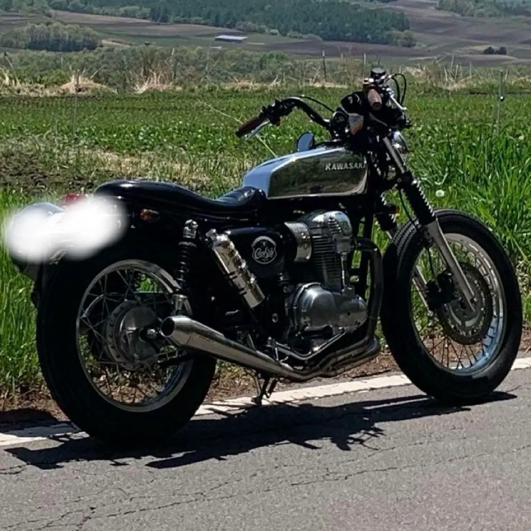 Kawasaki Tanks W800 "Atacama"