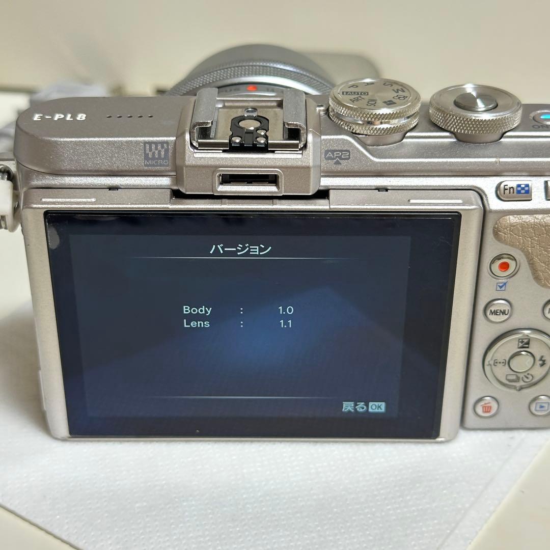 Olympus Mirrorless Interchangeable Lens Cameras E-Pl8
