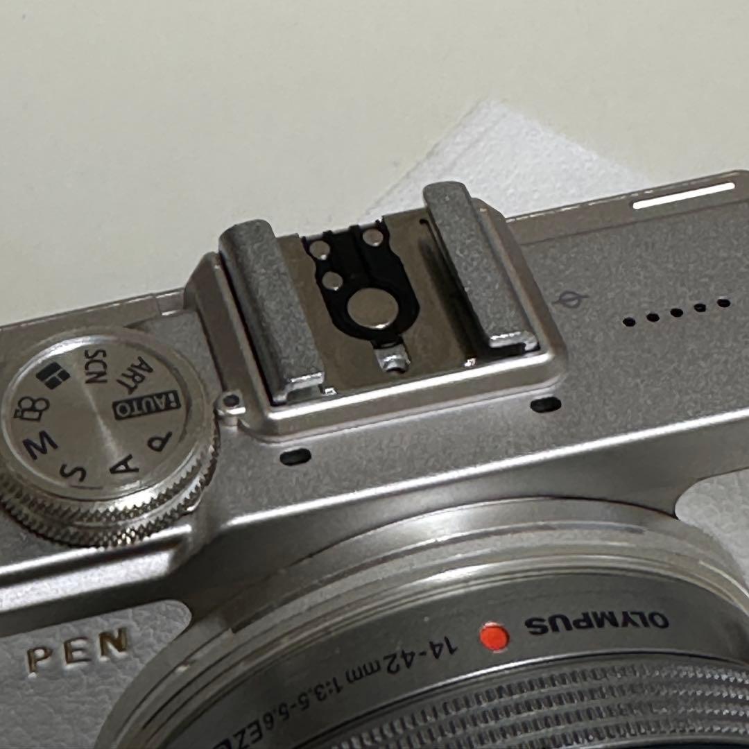 Olympus Mirrorless Interchangeable Lens Cameras E-Pl8