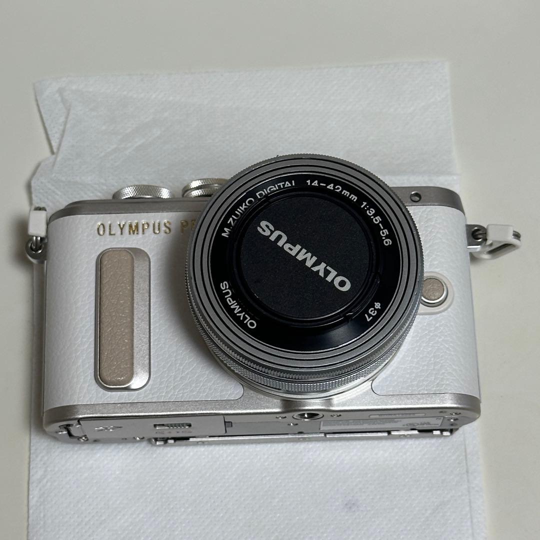 Olympus Mirrorless Interchangeable Lens Cameras E-Pl8