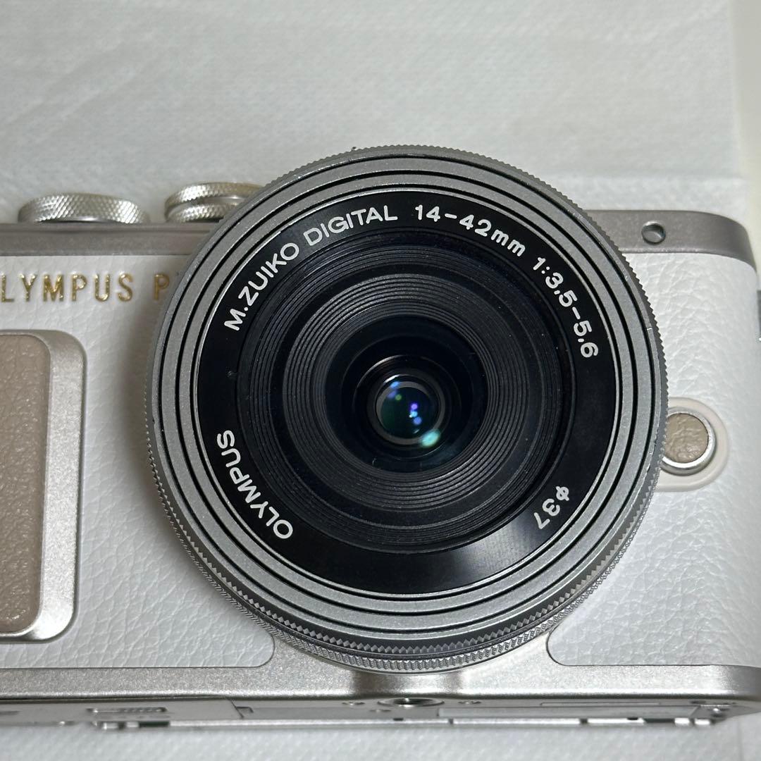 Olympus Mirrorless Interchangeable Lens Cameras E-Pl8