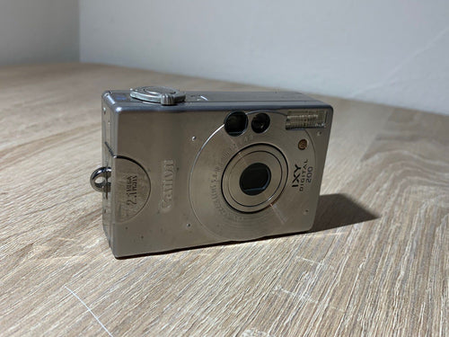 Compact Digital Camera 9954 Canon Ixy 200