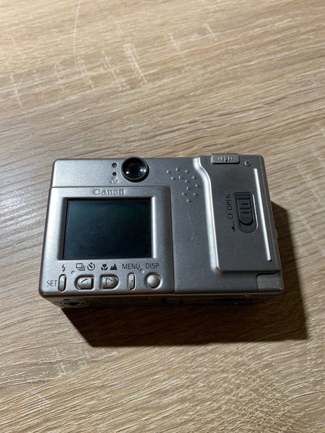 Compact Digital Camera 9954 Canon Ixy 200