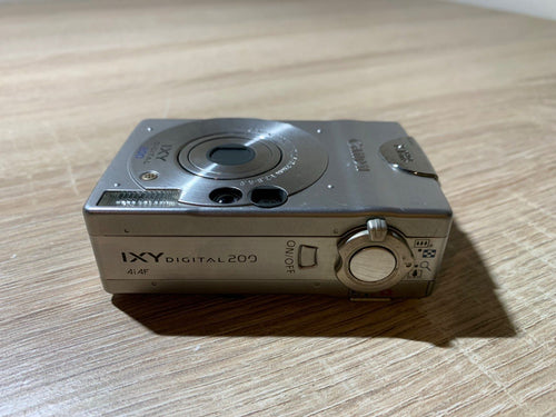 Compact Digital Camera 9954 Canon Ixy 200