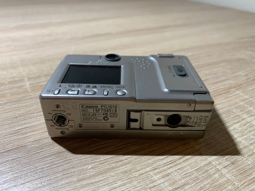 Compact Digital Camera 9954 Canon Ixy 200