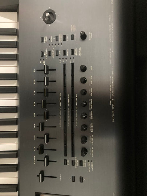 Analog Synthesizers Korg Kronos 73
