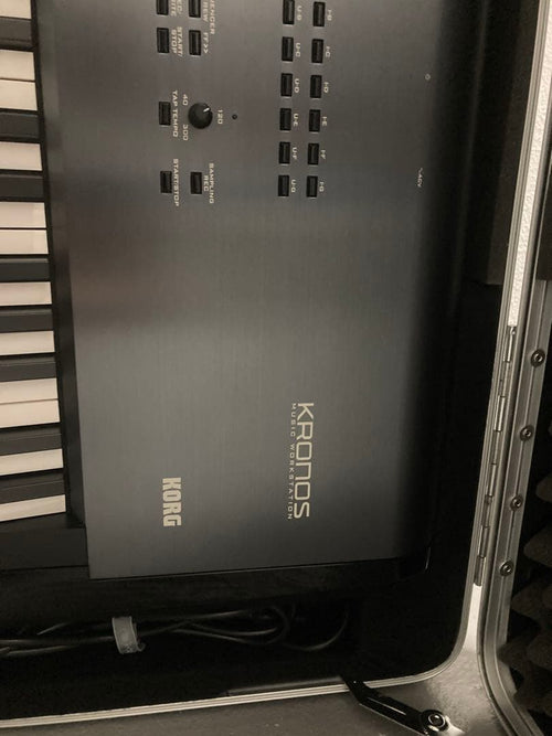 Analog Synthesizers Korg Kronos 73