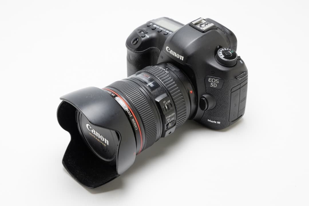 Canon Digital Slr 5D Mark Iii Ef24-105L