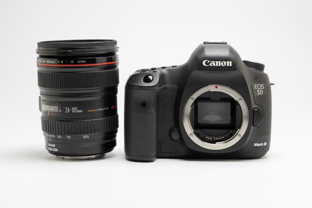 Canon Digital Slr 5D Mark Iii Ef24-105L