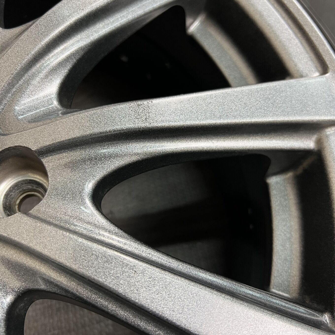 Bridgestone 16 Inches ]Badx 215/60R16 #251S40925