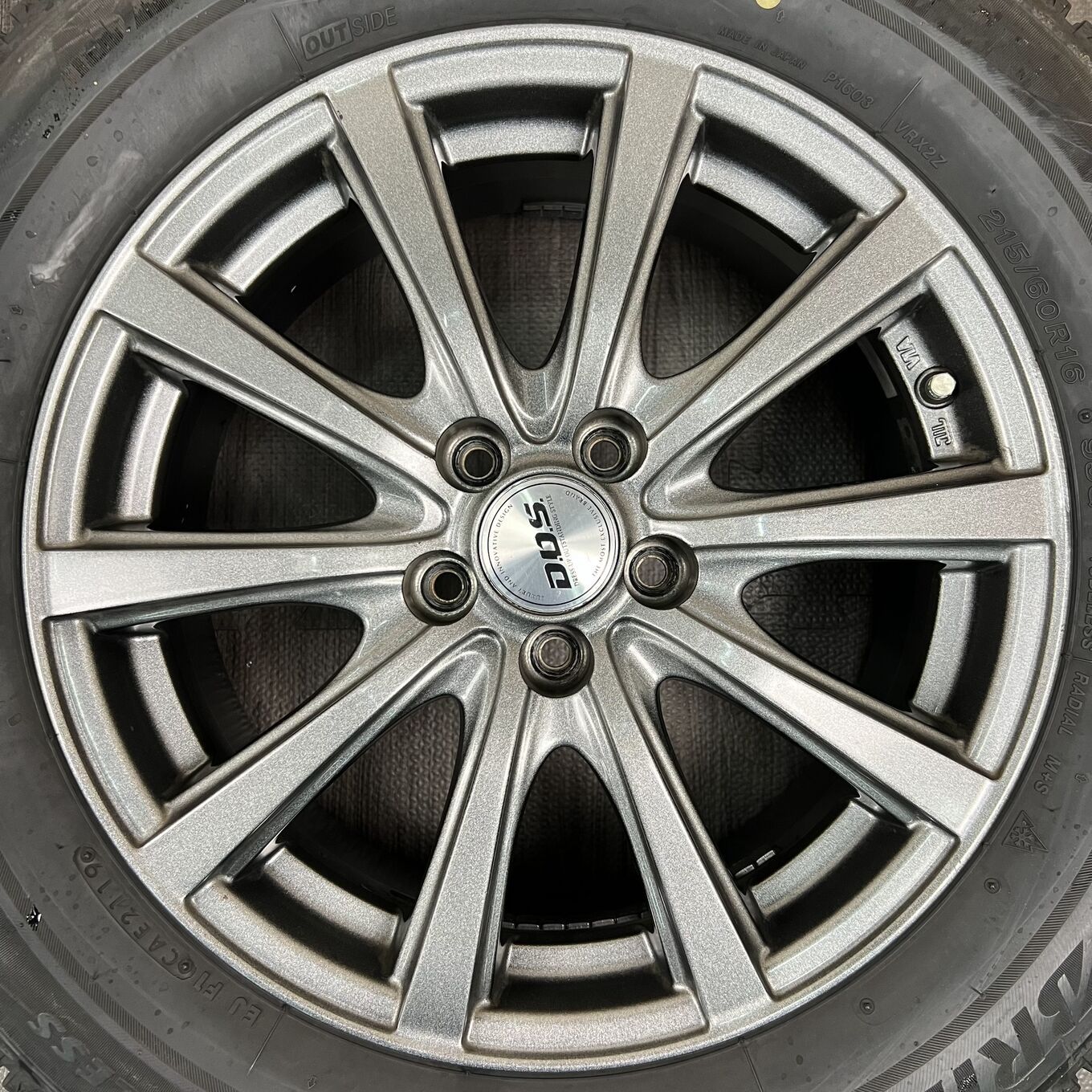 Bridgestone 16 Inches ]Badx 215/60R16 #251S40925