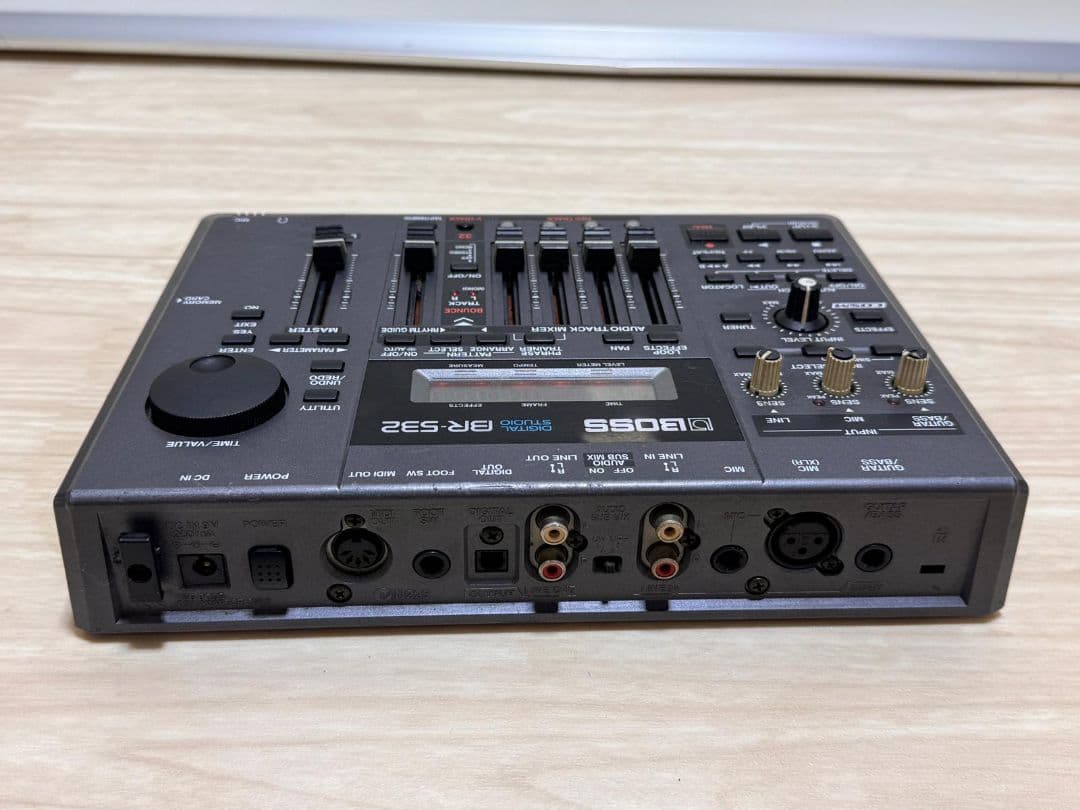 Multi -Track Recorder Boss Br-532