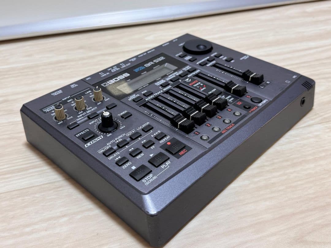 Multi -Track Recorder Boss Br-532