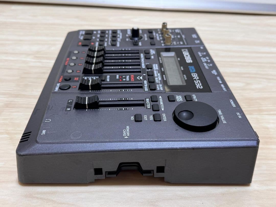 Multi -Track Recorder Boss Br-532