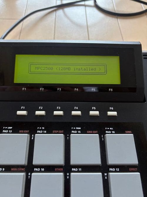 Akai Professional Samplers Mpc 2500