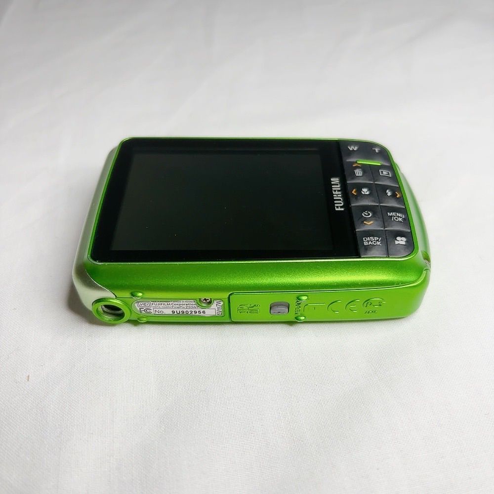 Compact Digital Camera Fujifilm Finepix Z33Wp 4Gbsd 1000