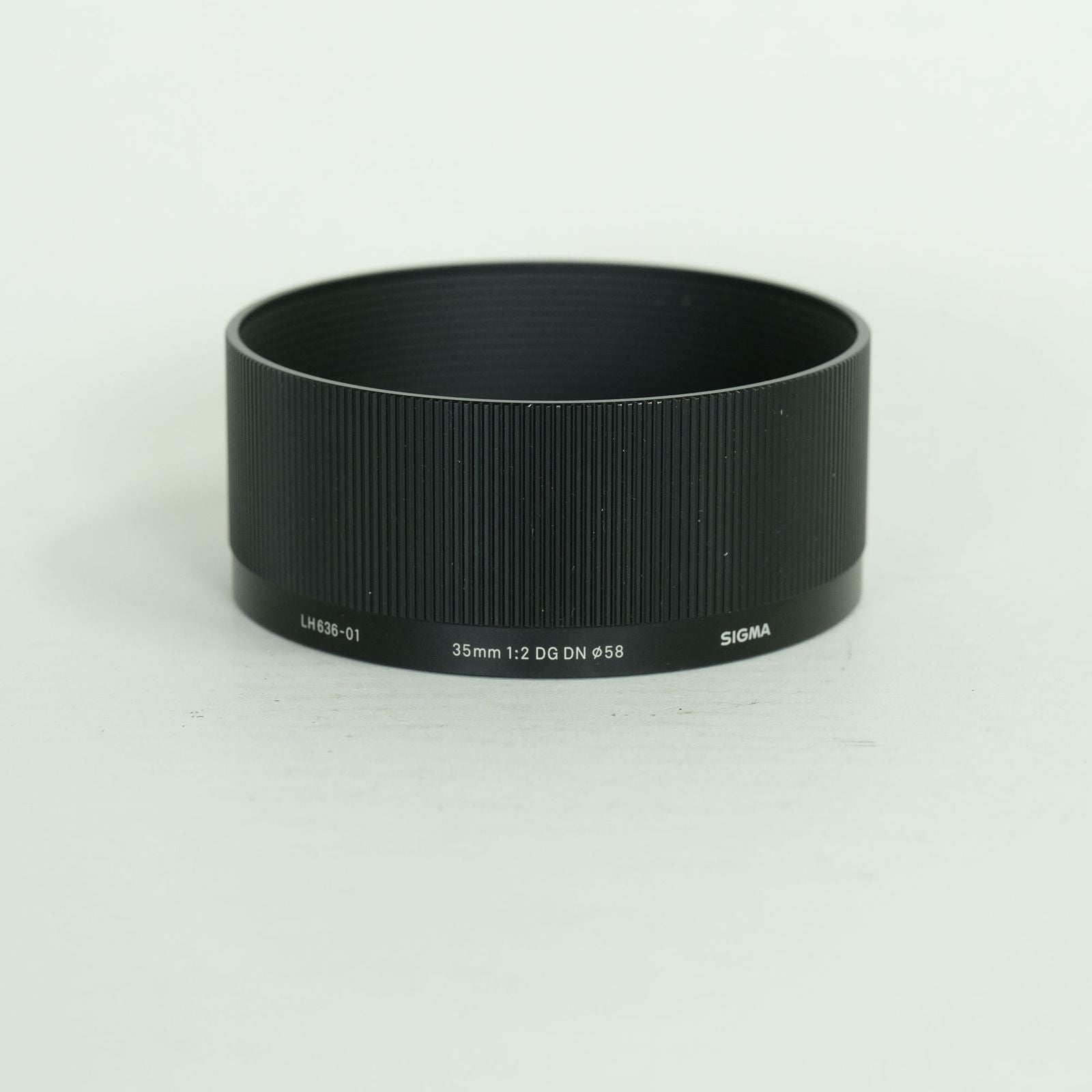 Sigma Lens (Single Focus) F2 Dg Dn Contemporary L Leica