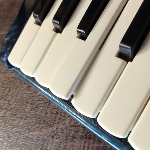 Yamaha Accordion T-32B 32