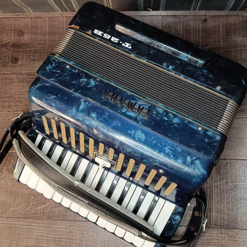 Yamaha Accordion T-32B 32