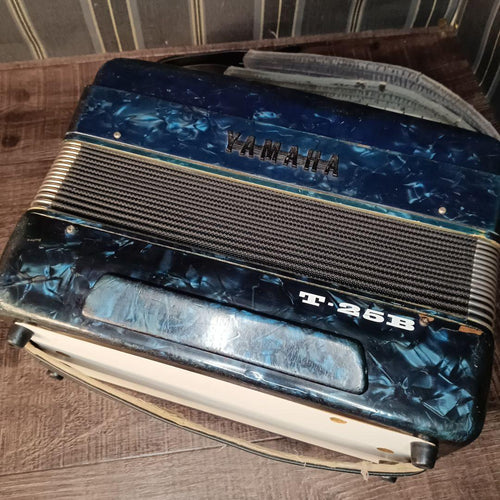 Yamaha Accordion T-32B 32