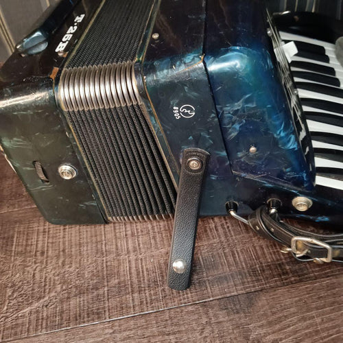 Yamaha Accordion T-32B 32