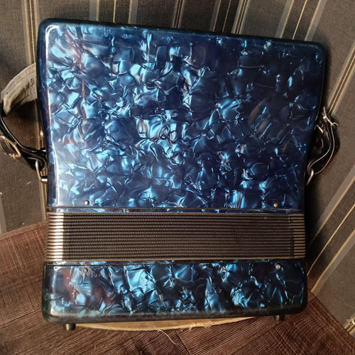 Yamaha Accordion T-32B 32