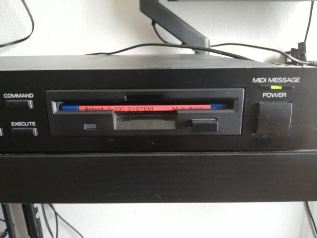 Roland Sampler S-330