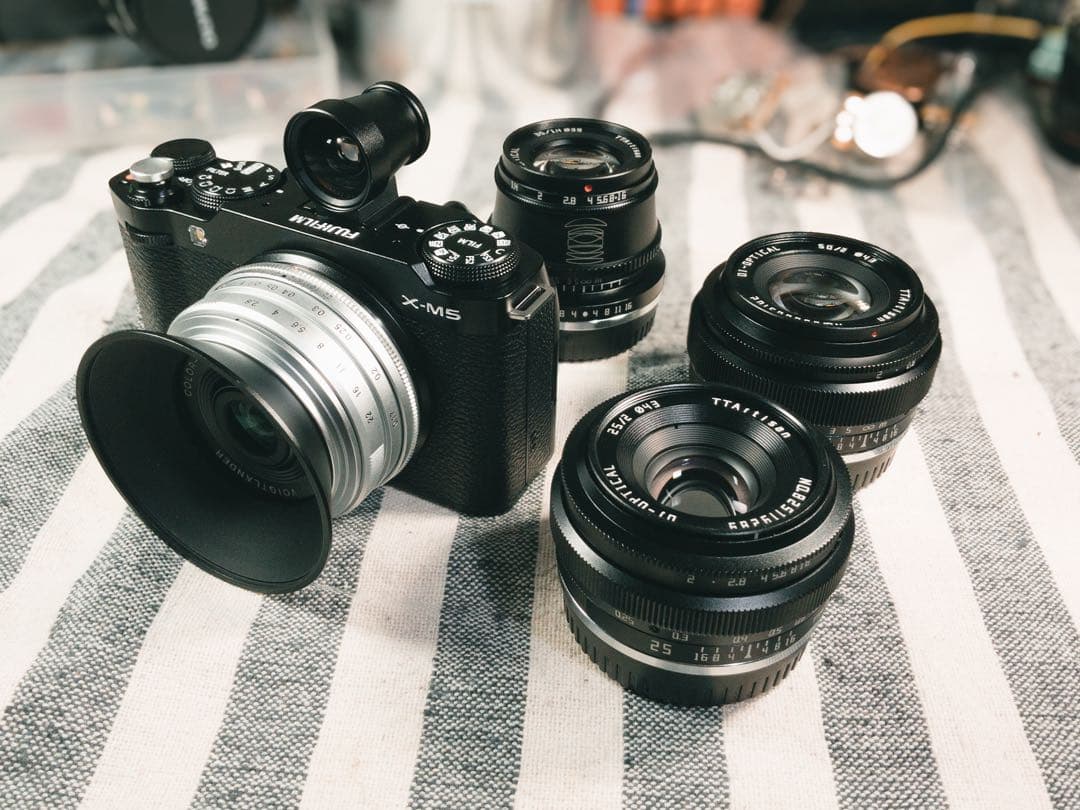 Mirrorless Interchangeable Lips Fujifilm X-M5 Voigtlander 18Mmf2.8
