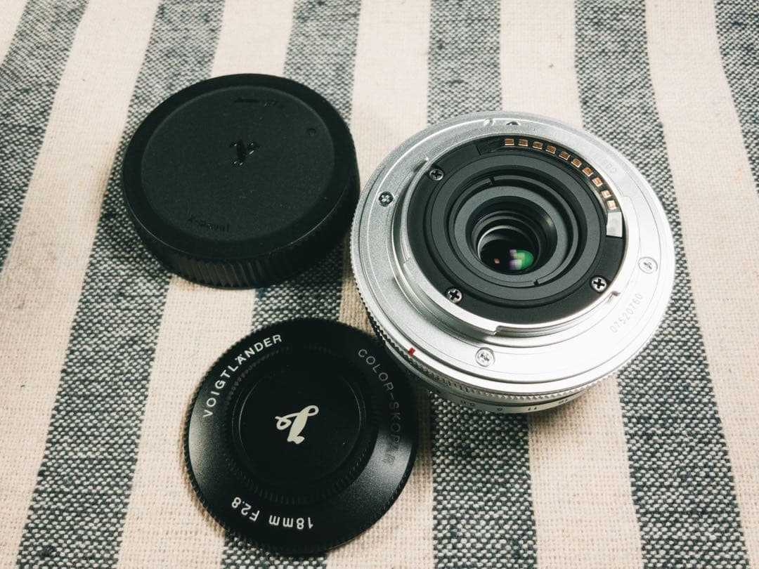 Mirrorless Interchangeable Lips Fujifilm X-M5 Voigtlander 18Mmf2.8