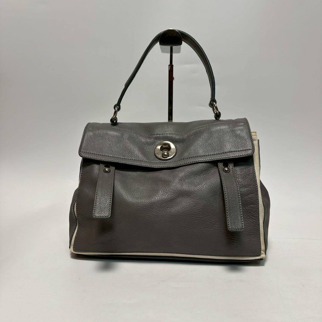 Yves Saint Laurent Handbags T21