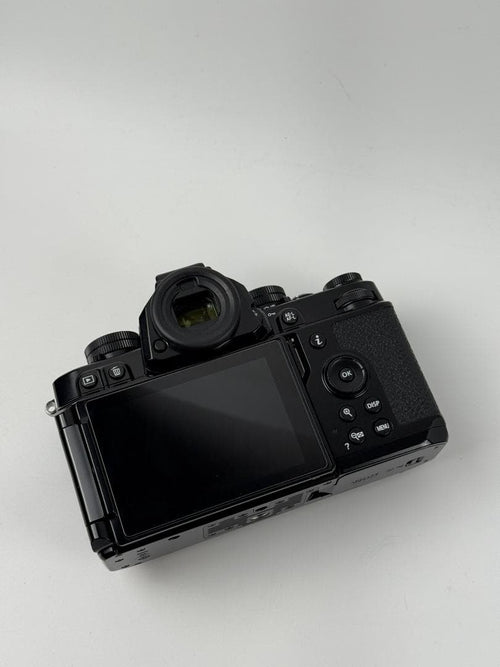 Nikon Mirrorless Interchangeable Lips 4,312 Zf