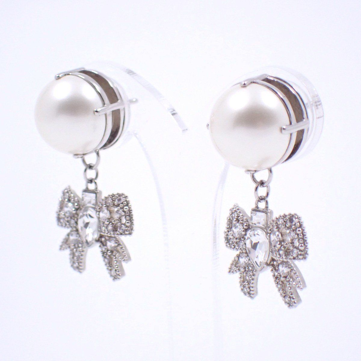 Miu Earrings (For Both Ears)