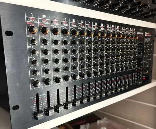 Roland Powered Mixers M-160