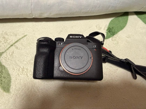 Mirrorless Interchangeable Lens Cameras Sony 7R 5 Sony2.8 24 70Gm 2 1.8 50