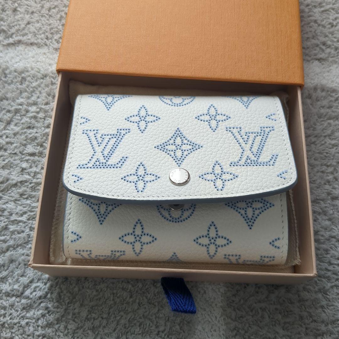 Louis Vuitton Bifold Wallets