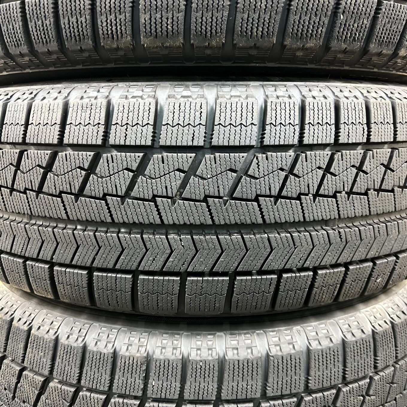 Hot Stuff 16 Inches Bridgestone 215/60R16 #425S40925