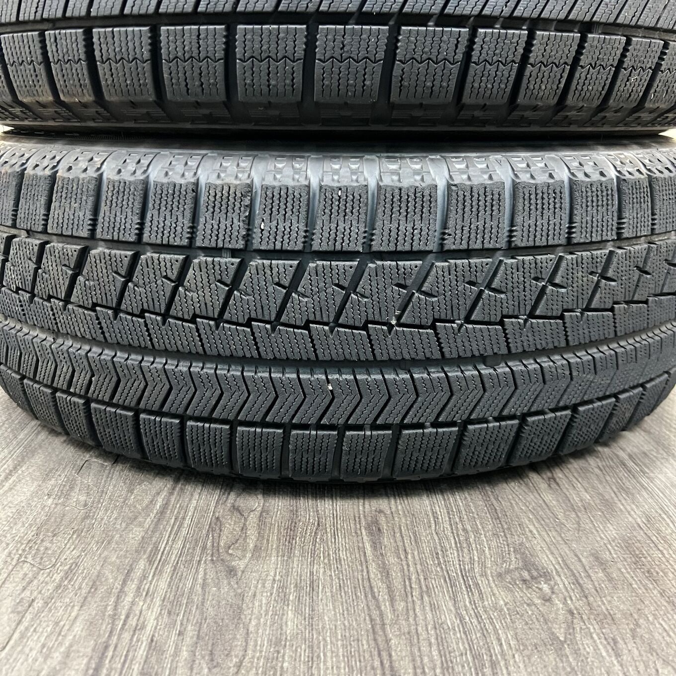 Hot Stuff 16 Inches Bridgestone 215/60R16 #425S40925