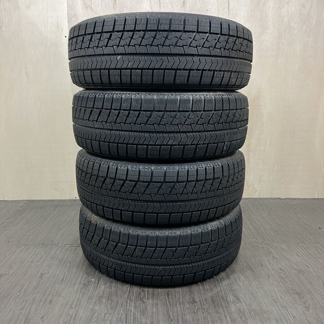 Hot Stuff 16 Inches Bridgestone 215/60R16 #425S40925