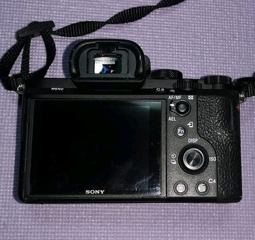 Sony Mirrorless Interchangeable Lens Cameras @7
