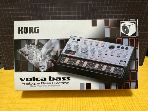 Analog Synthesizers Korg Volca Bass 16