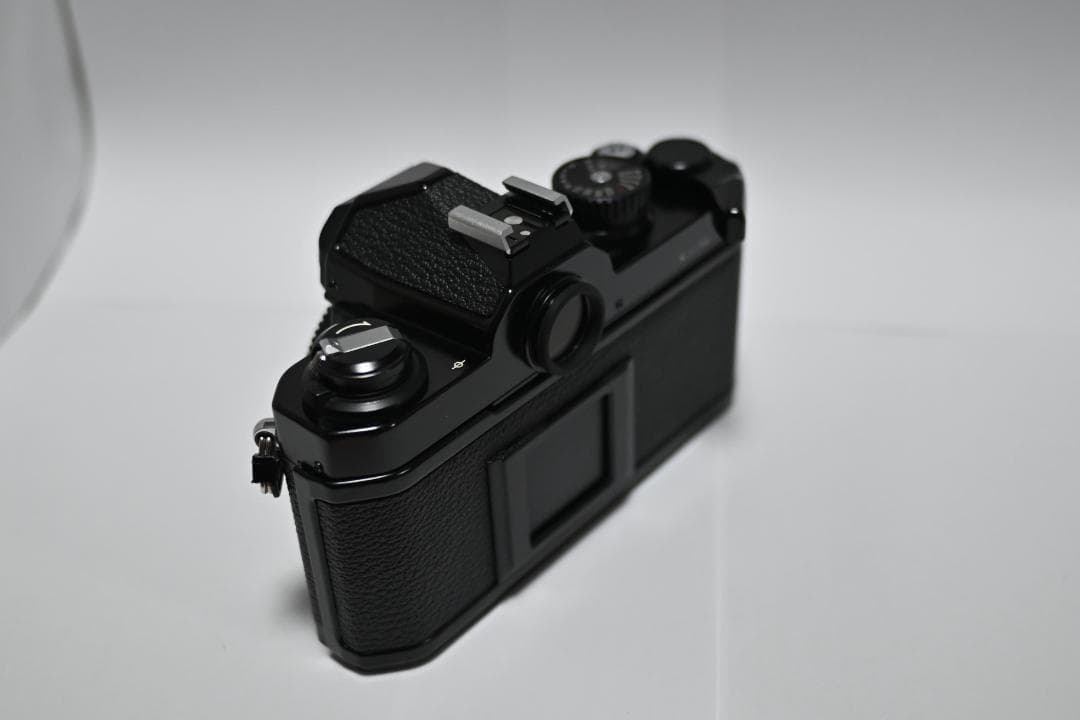 Nikon Slr Camera (Film) Newfm2
