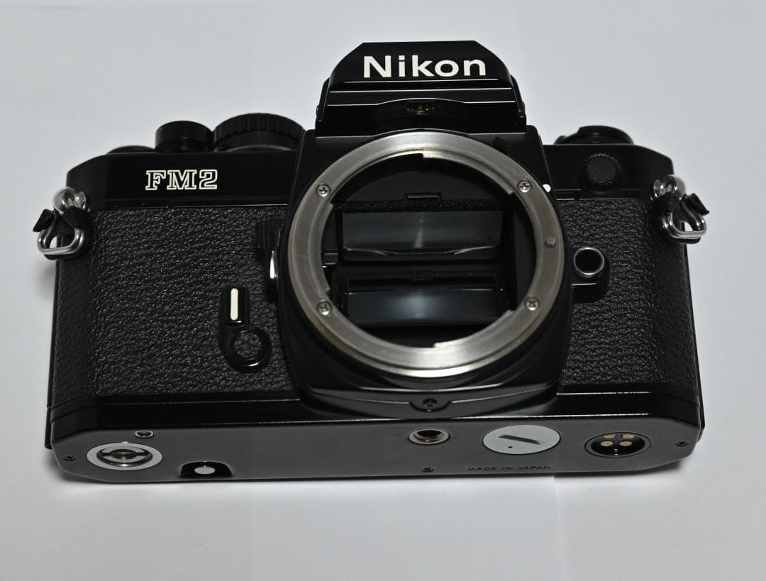 Nikon Slr Camera (Film) Newfm2