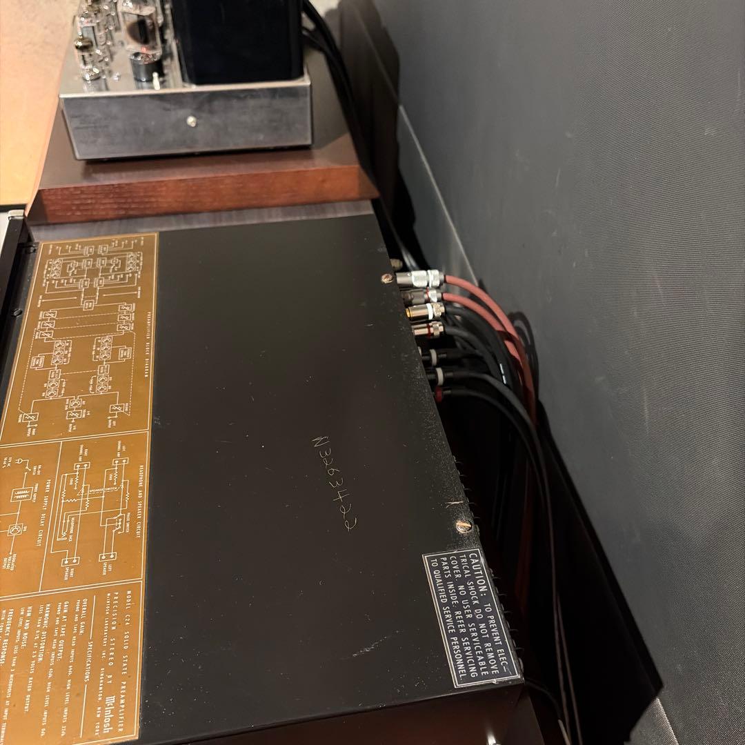 Preamplifiers Mcintosh C24
