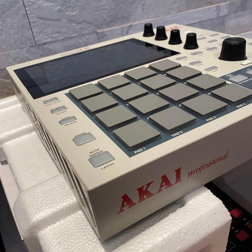 Akai Professional Samplers Mpc One Retro Edition