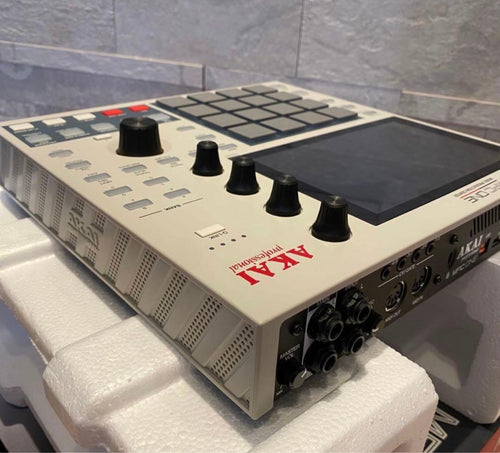 Akai Professional Samplers Mpc One Retro Edition